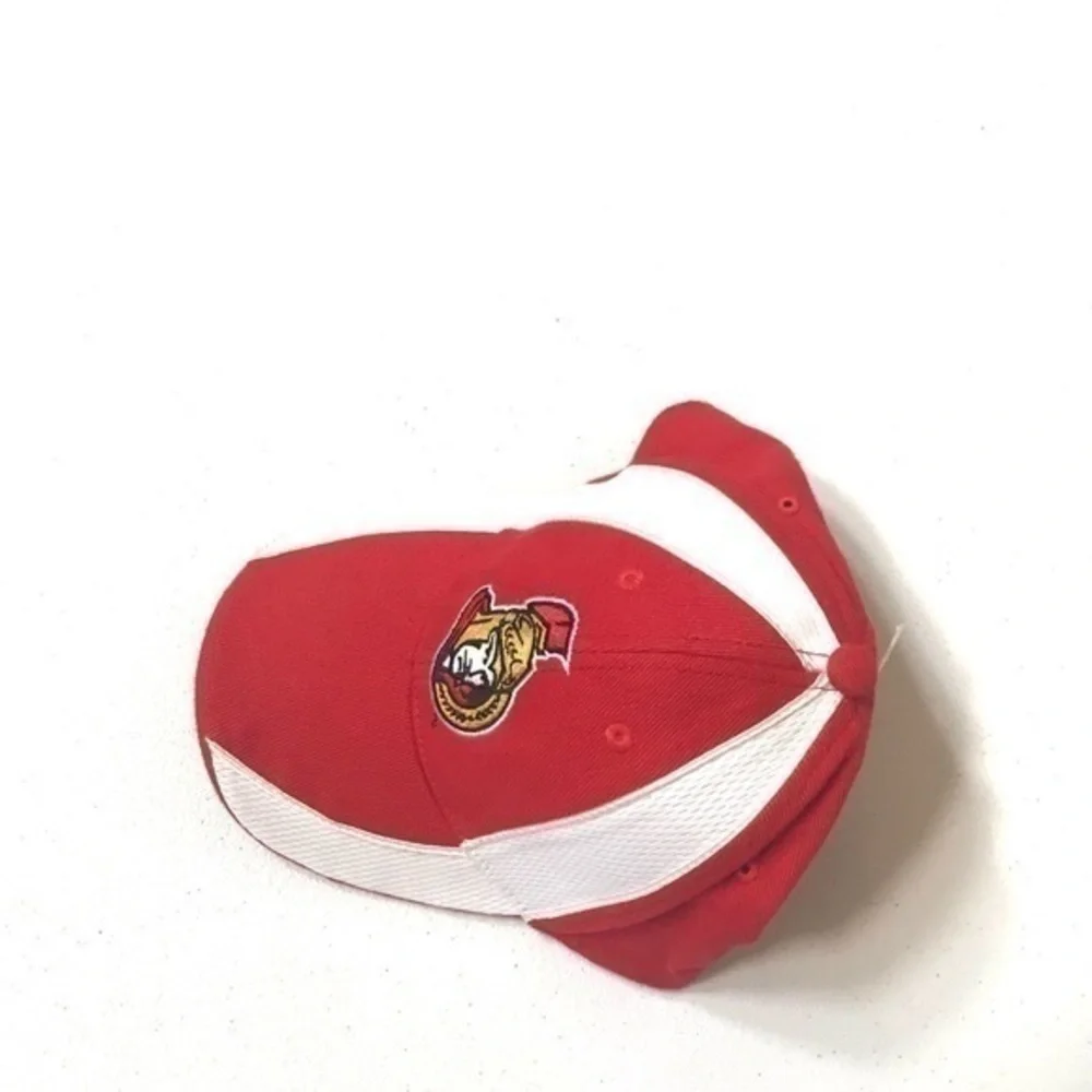 NWT NHL Ottawa Senators Size Youth Red & White Hat